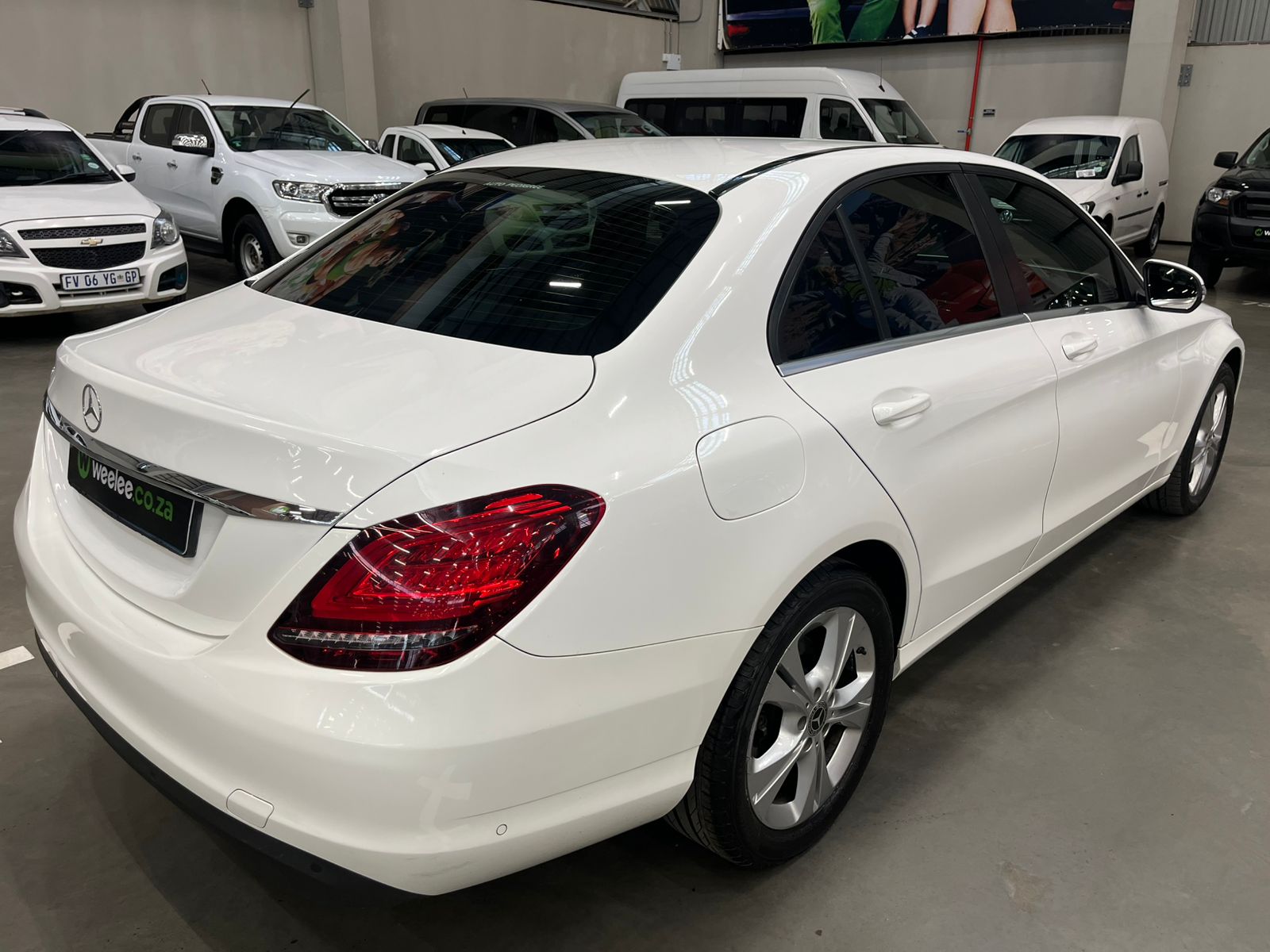 MERCEDES-BENZ C CLASS C180 A/T